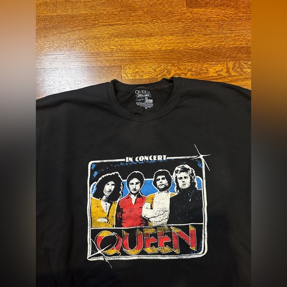 Livy Lu QUEEN crewneck - Picture 2 of 5